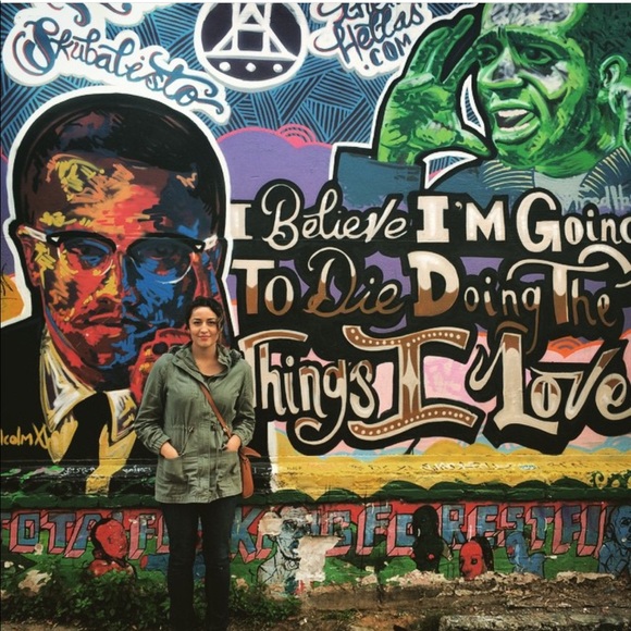 Meet your Posher, Stephanie - Picture 3 of 7